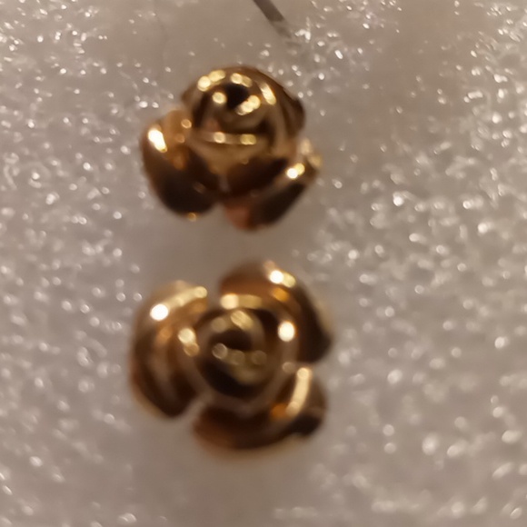 Monet designer earrings square half hoop & stud roses in gold tone - Picture 5 of 6